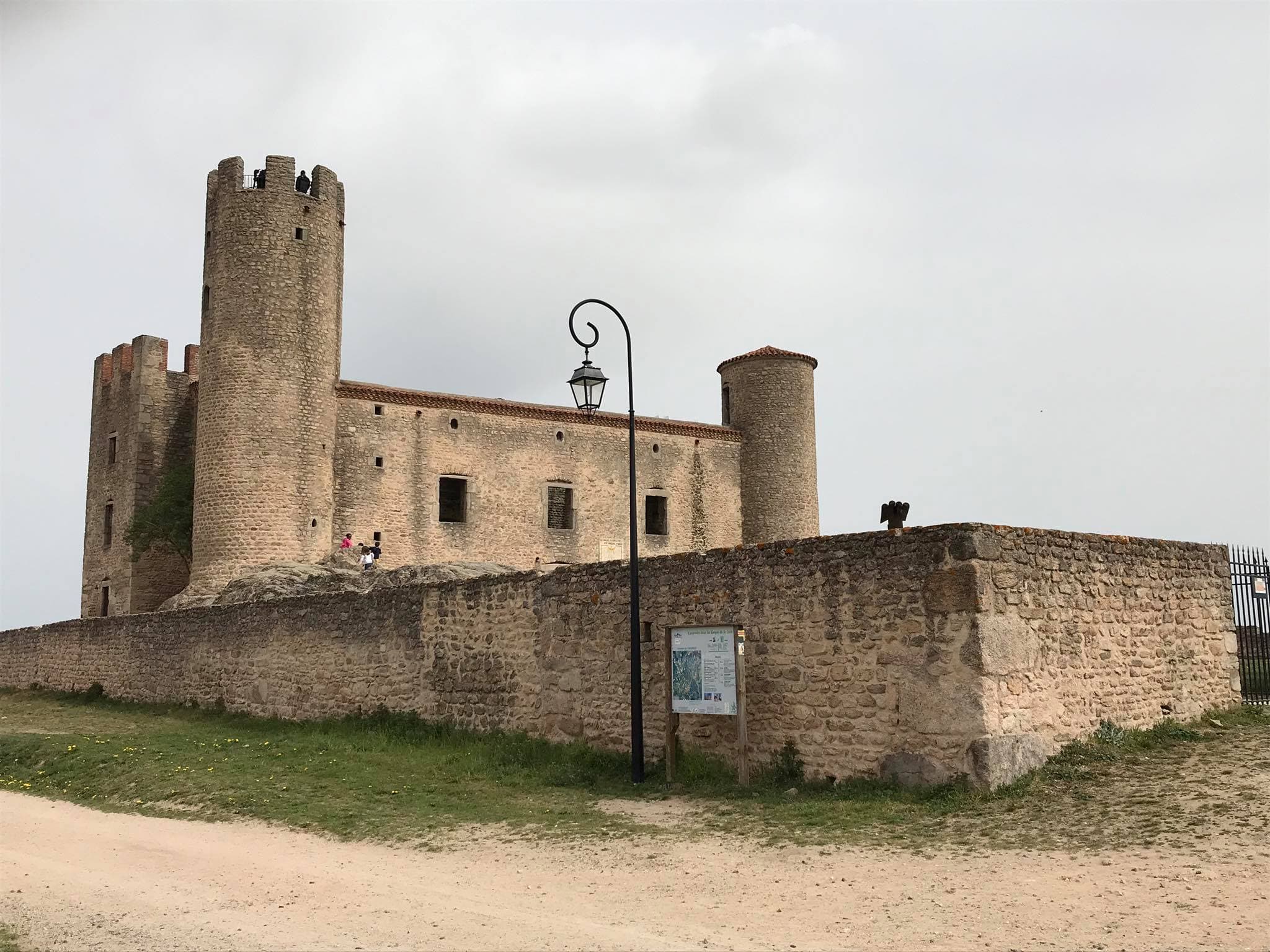 Vue panoramique sur les Gorges de la Loire depuis Chambles — Ess'Folie